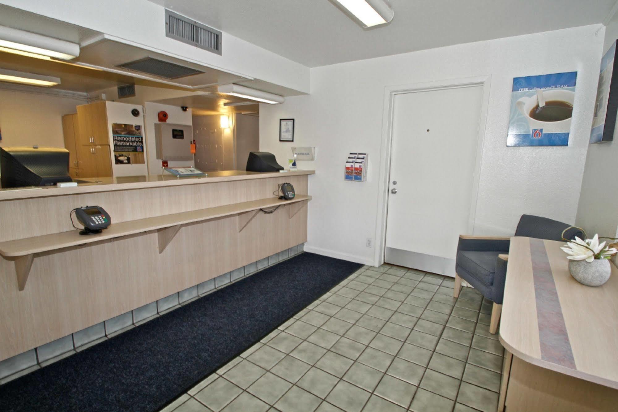 Motel 6-Sandston, Va - Richmond, Va Экстерьер фото