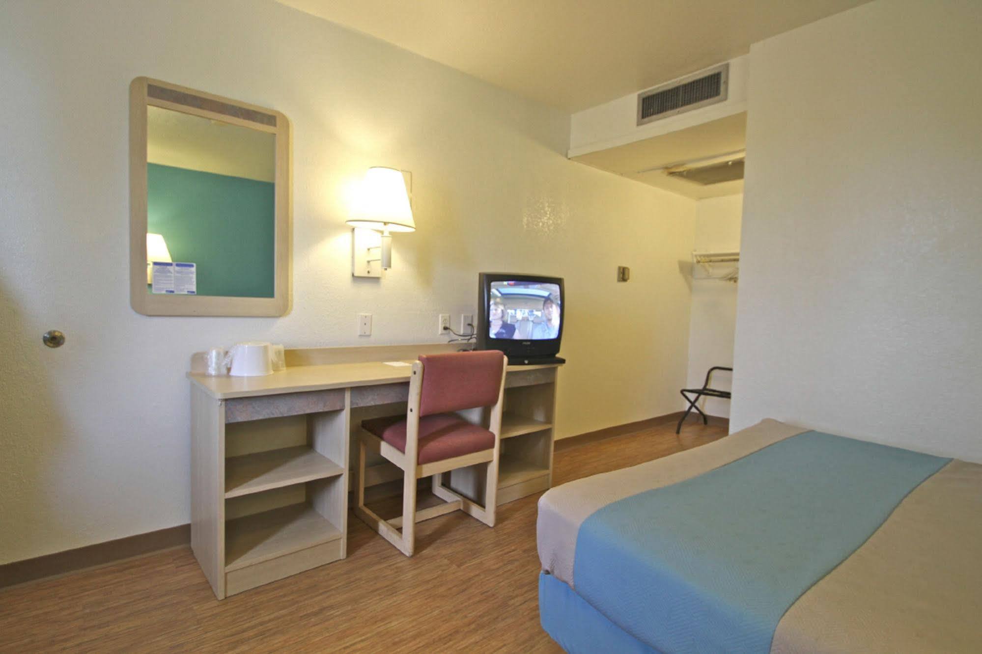 Motel 6-Sandston, Va - Richmond, Va Экстерьер фото